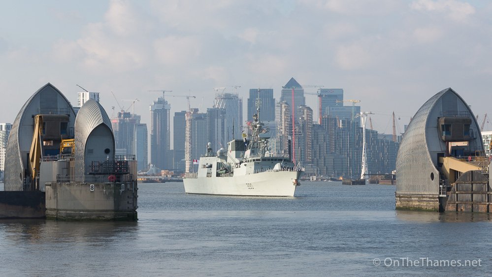 ThamesPics's tweet image. Photos of #HMCSHalifax approaching and passing through the Thames Barrier a few days ago