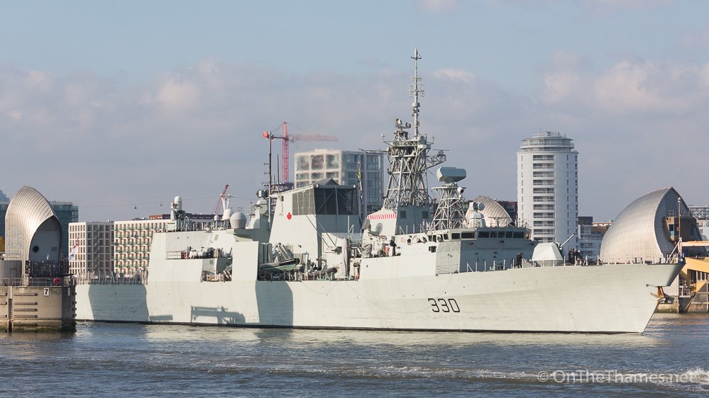 ThamesPics's tweet image. Photos of #HMCSHalifax approaching and passing through the Thames Barrier a few days ago