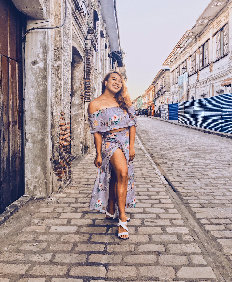 mimirodri09's tweet photo. L-O-V-E : L- Listen to your ideas, fears and dreams, O- Overcome all obstacles to be with you, V- Value exactly what you are, E- Enrich your life in every possible way. #wheninvigan #vigan #vigancity #ootd #vsco #vscofilter #callecrisologo #callecrisologovigan https://t.co/Rey4HfIJyI