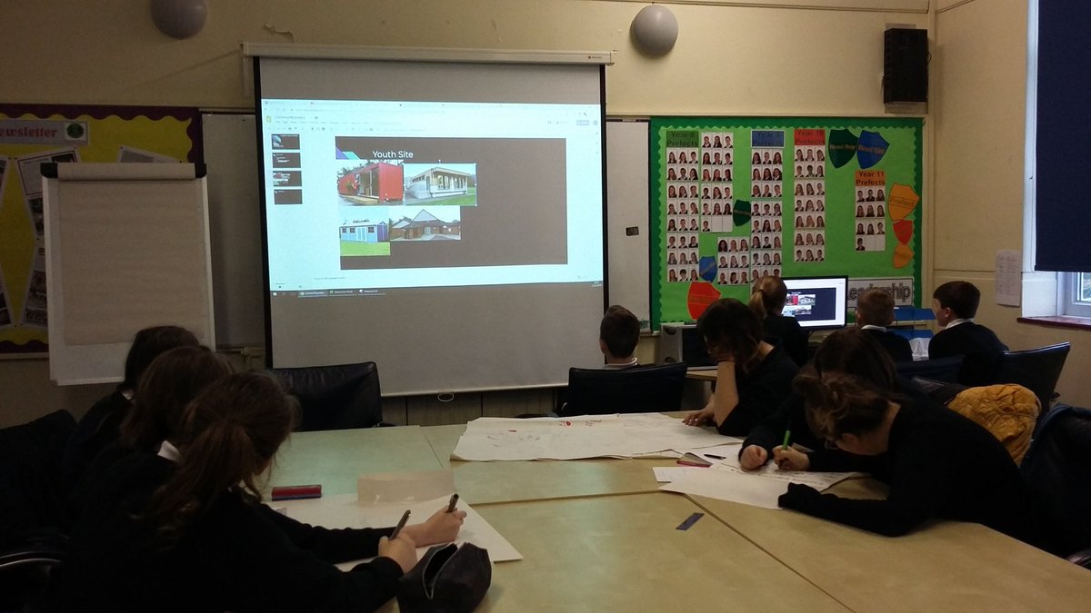 OxbrowDarren's tweet photo. Claydon YSA team @Claydon_High, busy planning their #socialaction project. #improvingthecommunity #learningnewskills #iwill supported by @volunteering_uk https://t.co/fE3q1AdVzr