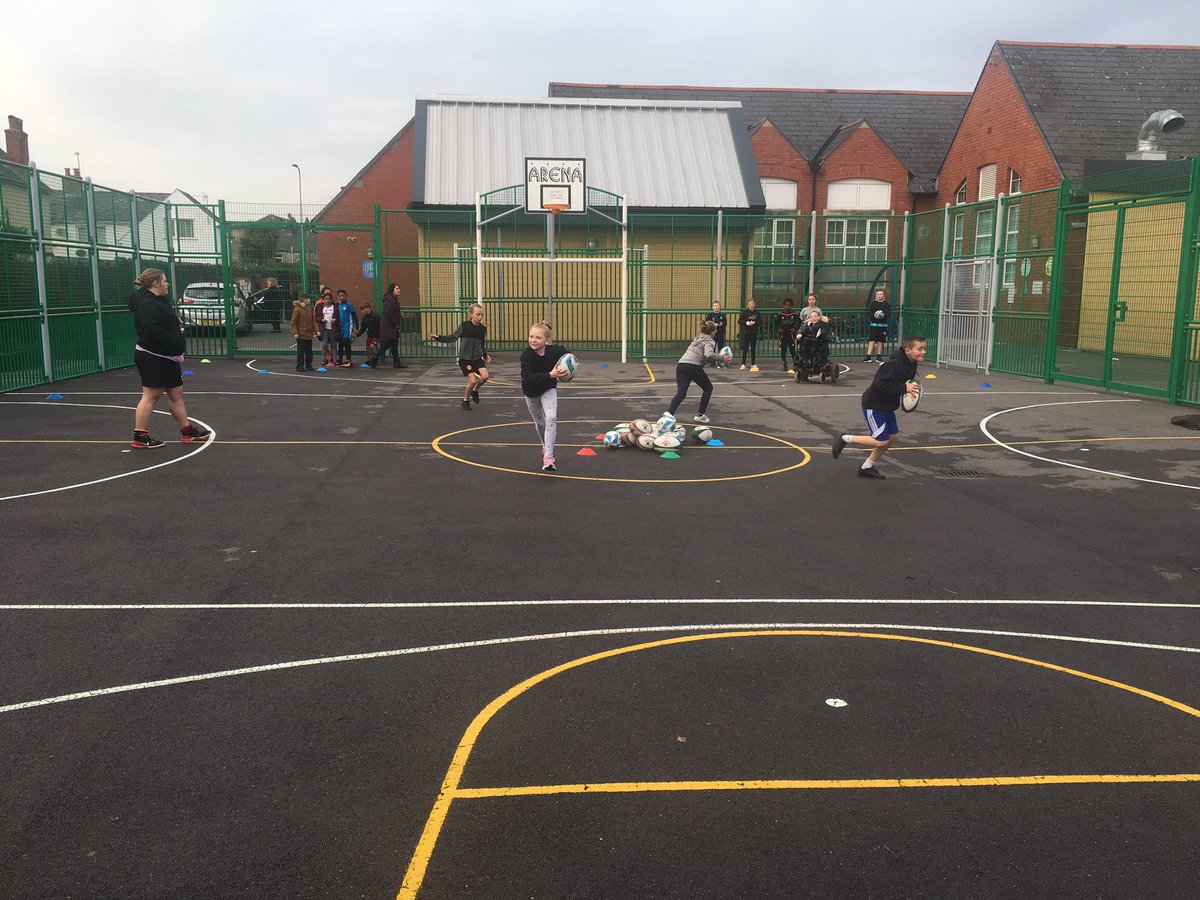 laurenholloway9's tweet photo. Great to get the primary delivery out again this week hitting @trelaiprimary & @MillbankPrimary. 70+ year 5 kids enjoy rugby games.
Out of the 70+ only 2 played for club rugby 😱 hopefully we can encourage them to get themselves into their local club @CaerauElyRugby! 🏉👌 https://t.co/UVYknHJ1iL