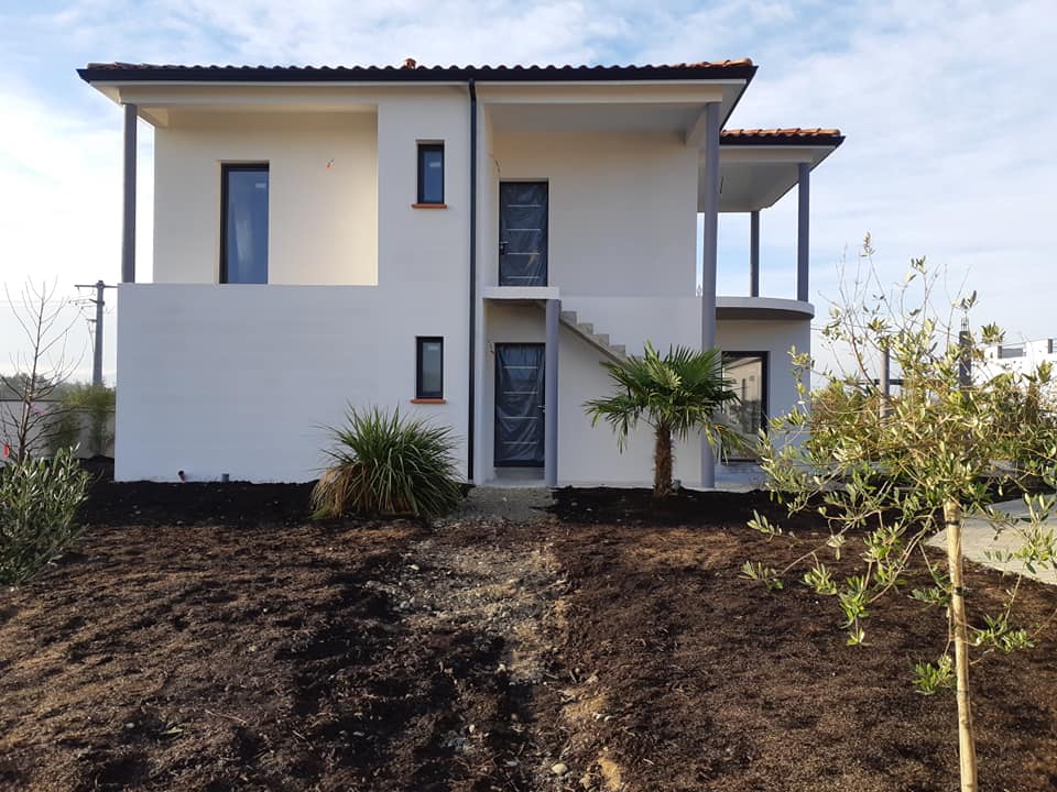 ConstructionsMu's tweet image. Fin de réalisation de cette très belle villa contemporaine à Longages
#constructionToulouse #constructeurToulouse #Constructeursdemaisons #Muret #Maisoncontemporaine #architectes #maisondesign #maisonsneuves #Maisontraditionnelle #devenirpropriétaire #Maisonderêve