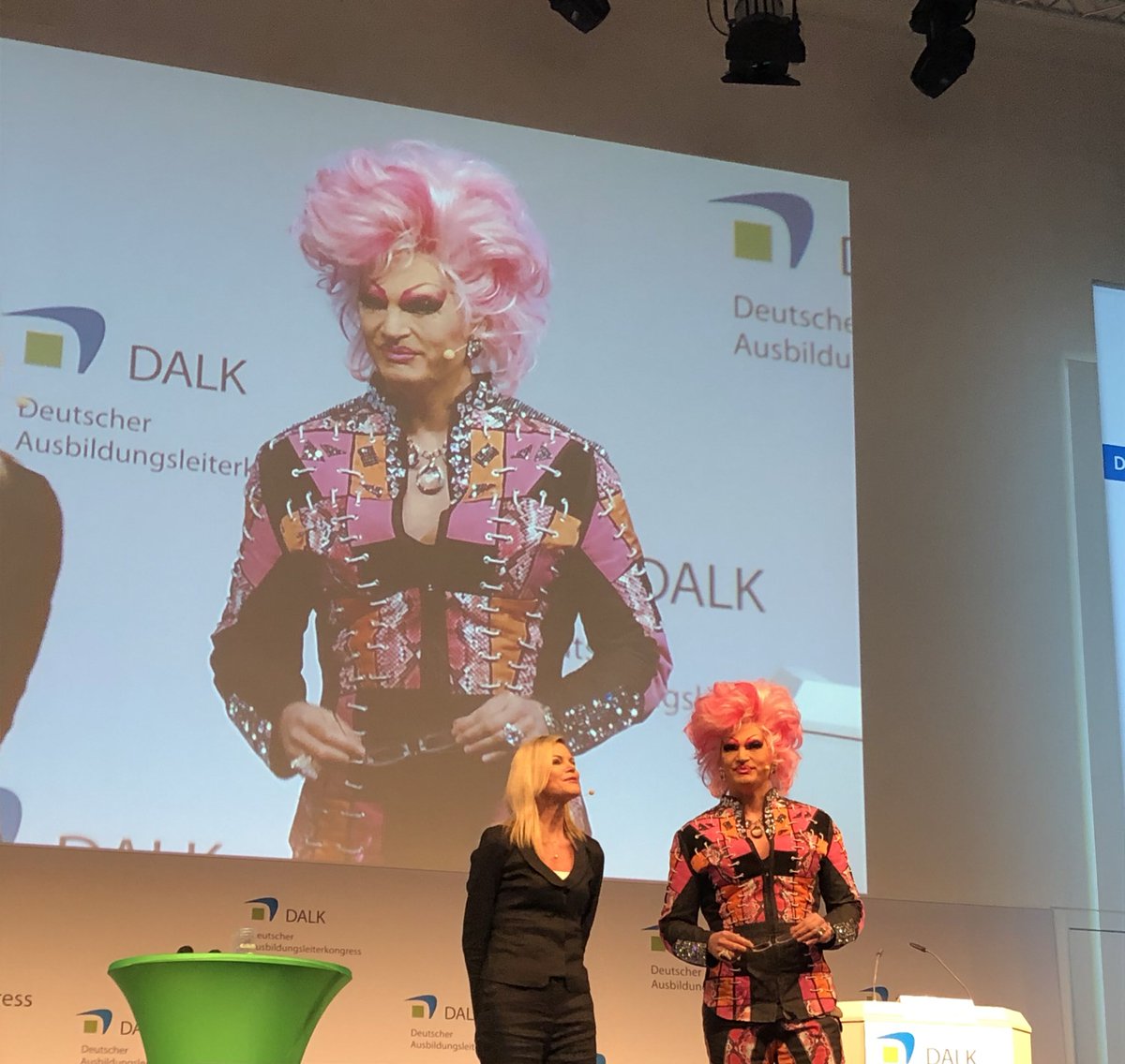 Wir suchen nicht nur Leute für unsere Jobs wir suchen auch Jobs für unsere Leute - #OliviaJones auf dem #DALK2018 zum Thema #Mitarbeiterbindung und #AzubiMarketing