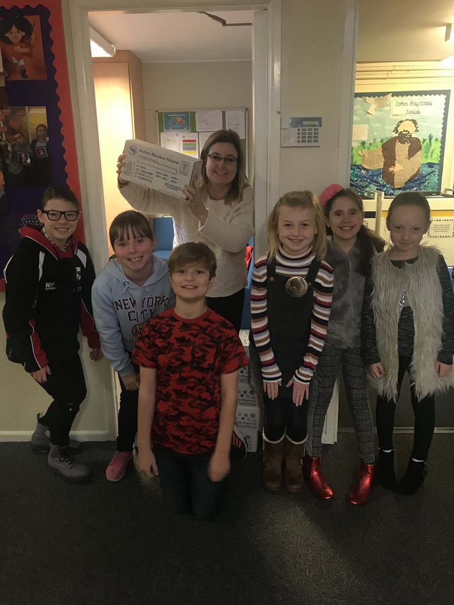 CCCRPrimary's tweet photo. Mrs Brooks has set a whole school challenge to block her in the office with the Christmas shoe boxes!! #letsgetmaking #blockinbrooks https://t.co/yFeEJGWYdW