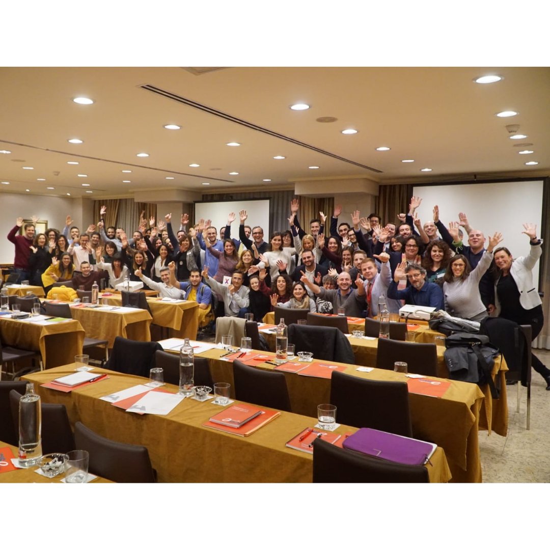 emprendeucodc's tweet photo. María García, nuestra coordinadora del Programa @explorerbyx empapándose de todo lo que será el #Explorer2019 ayer en #Madrid, participando en el encuentro de coordinadores de toda España.
Aún estás a tiempo de unirte al movimiento #JointheX
¡Súmate ➕! https://t.co/wc4aX9lWAY https://t.co/EEsYvWKpAT