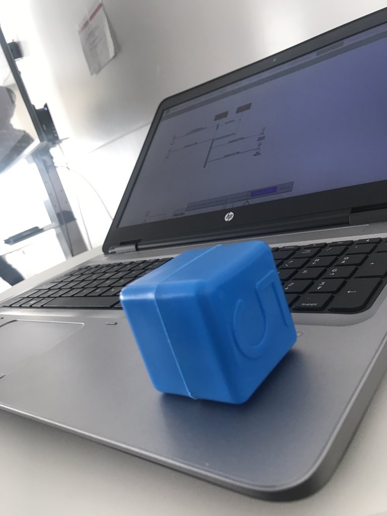 MartinsssKarine's tweet photo. Démo | le « Break »
Le #BlackFriday s’habille en bleu à l’@ArkeaACOC avec le #BlueBoxProject
🔝 La boîte bleue un objet physique pour améliorer l’efficacité des #outils #collaboratifs ! #WebHook #JIRA #OBIEE
👍 Carrément
✅ Done !
👏 Bravo pour cette belle idée https://t.co/5A7RK2PkkV