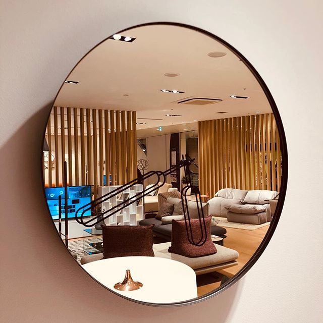 ligneroset_jp's tweet photo. お気に入りのインテリアを映してみませんか?🕖
#ligneroset
#lignerosetikebukuro
#mirrorclock
#martinhirth
#interior
#furniture
#リーンロゼ
#リーンロゼ池袋
#家具
#インテリア
#インテリア好きな人と繋がりたい
#フランス
#住まい
#リビング
#ミラー https://t.co/pCFC4zn7u5 https://t.co/mfAN3wJeR6