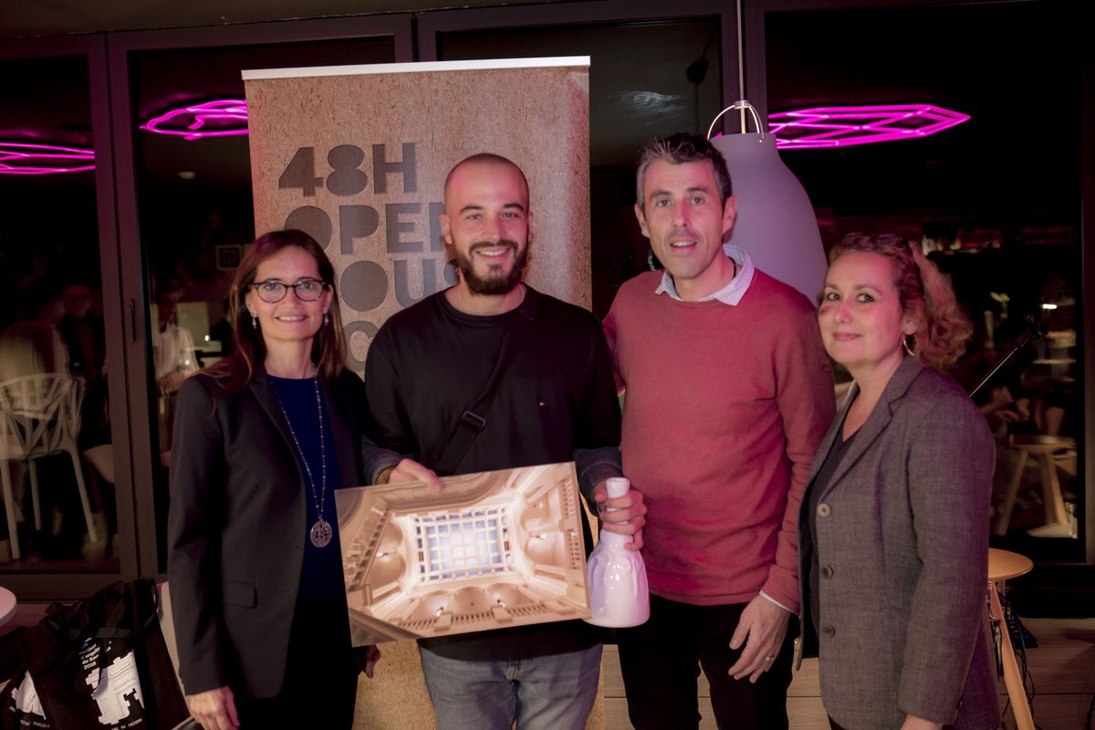 48hOpenHouseBcn's tweet photo. Imatges de l'entrega de premis #Opengram18 i Open Foto a l'Hotel REC. Felicitats als finalistes, a la guanyadora del premi popular opengram (Meritxell Ferrando) i al guanyador Open Foto (Alex Pekone).
Gràcies a @GroupNN, @CafurOnline i a l'@AjSJDespi per la vostra col·laboració. https://t.co/4fdtiYGiB0