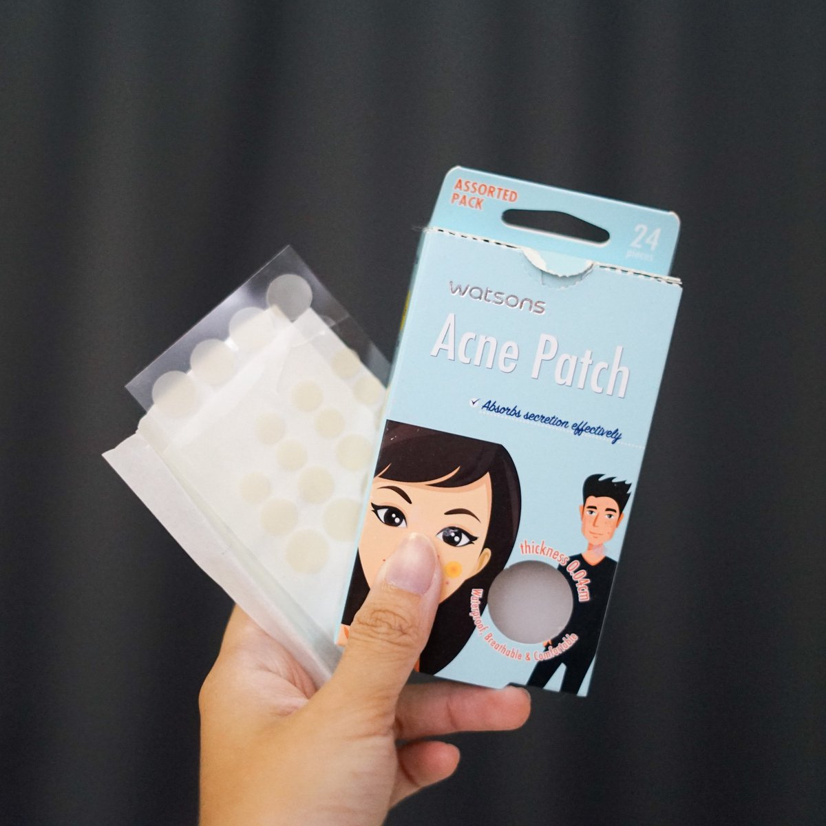bewtyjunkie's tweet photo. แผ่นแปะสิวของ watsons คือดีงามอ่ะ แปะแน่น ดูดหนอง/หัวสิวดีมากก แปะแต่งหน้าพอได้อยู่ มี 24 ดวง น่าจะแค่ 69 บาทเอง นี่ได้มาตอน 1 แถม 1 คุ้มมม #ใช้ดีบอกต่อ #ใช้จริงรีวิวจริง https://t.co/hVoQGoSwis