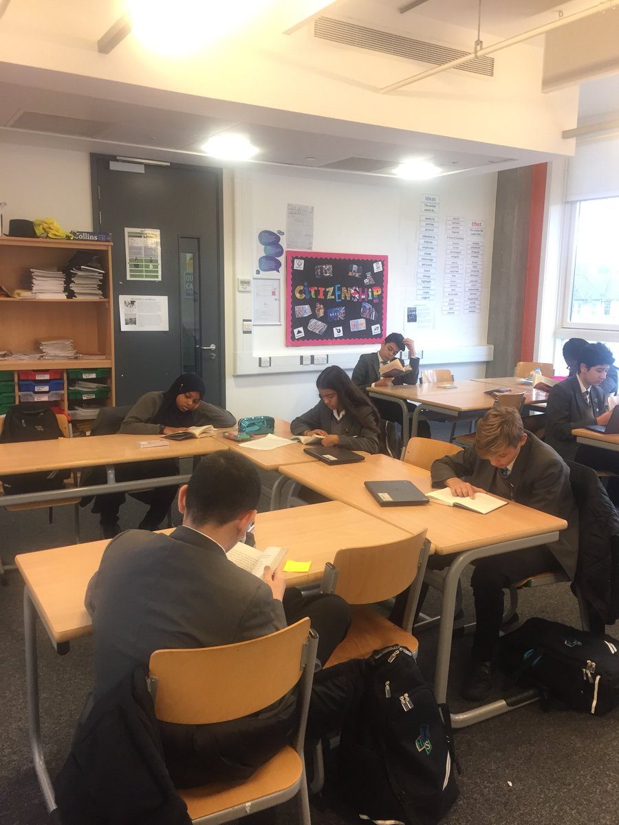 EnglishHHS15's tweet photo. Year 9 are working hard to improve their reading! #dropeverythingandread https://t.co/rSQ8GPTczu