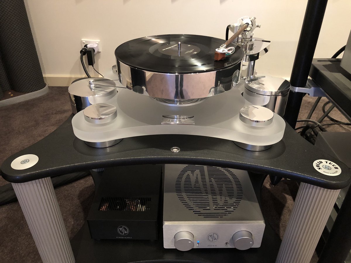 Absolute_Hi_End's tweet photo. Transrotor Zet 1 Turntable with TMD (Magnetic Bearing Option), new REED 1X tonearm and Benz Micro Wood SL Cartridge, Powered by Modwright PH9.0 Phonostage. A truly Bargain combo available at Absolute Hi End @modwright #transrotorturntable #modwright #tubephonostage https://t.co/Bku9oftzc3
