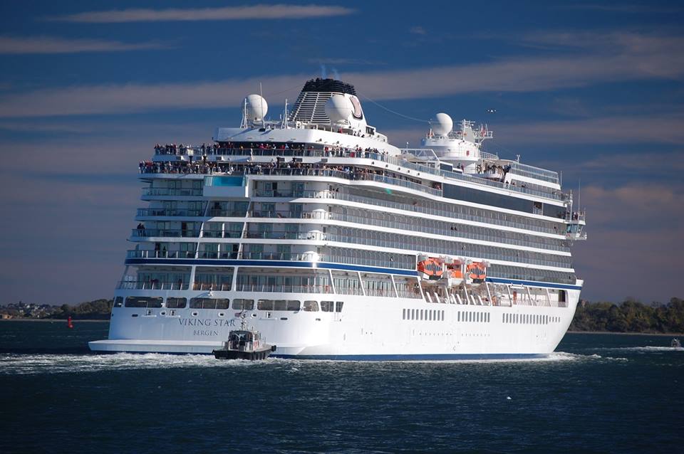 Viking Star 2014 47,872 tons @VikingCruisesUK by Fincantieri, #Marghera
Image copyright: Richard MacGregory as she leaves #Boston #shipsinpics