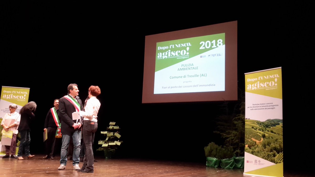piemonte_italia's tweet photo. Miglior progetto categoria "Pulizia Ambientale" per Dopo L'UNESCO agisco viene premiato il Comune di Treville con il progetto "Fiori al posto dei cassonetti dell'immondizia" #Piemonte #piemontedavivere #IoAgisco https://t.co/XgVG5WnMFh