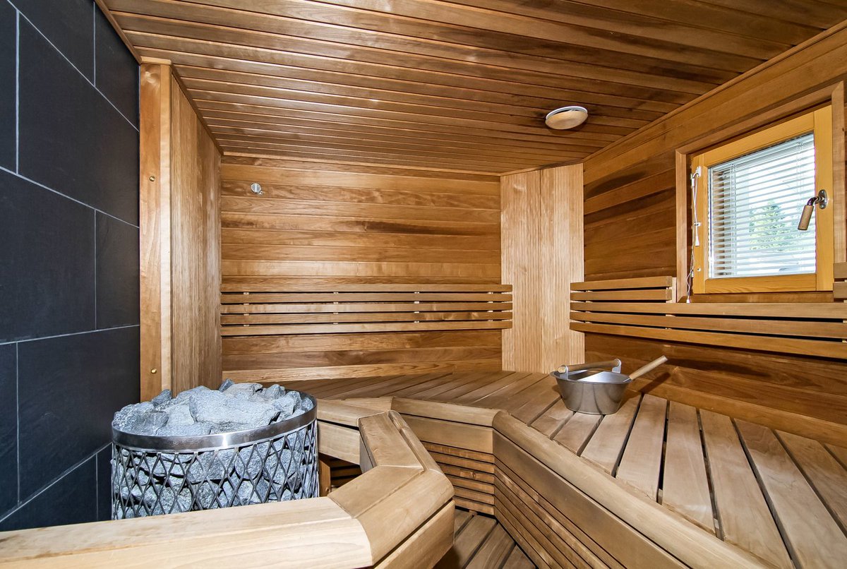 Kuinka saan aikani kulumaan, kun ei ole #motorsport'ia?
Valokuvaan tapahtumia, messuja &amp; myytäviä asuntoja.
Tässä oikein kiva talo kotimaisemista #Lempäälä'stä.