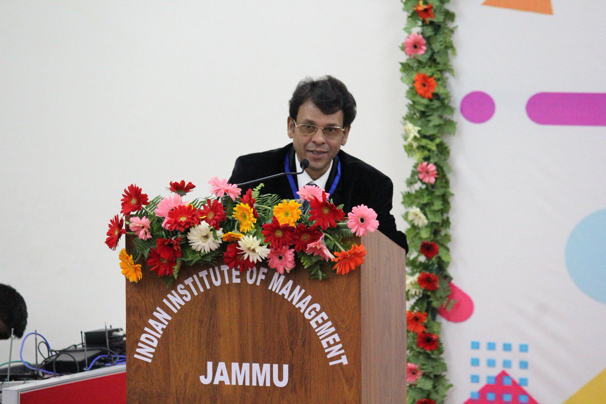 TEDxIIMJAMMU's tweet photo. "Innovation is communication"- Mr. Adhiraj Dey, VP HR, Blue Omnichannel.

#HRCONCLAVE_IIMJAMMU
#HRCONCLAVE
#IIMJAMMU
#iimjammu
#IIMJ
#iimj
#HR
#IIM https://t.co/BXhntvfmGX