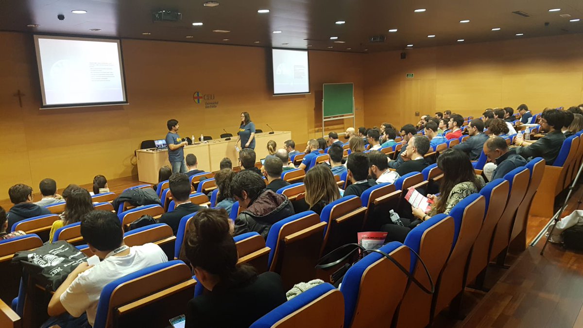 commitconf's tweet photo. .@viniloestudio e @Inmagination19 en su charla "Los Developers - The Daily War" en track 3

#commitconf https://t.co/VzepaICiPM