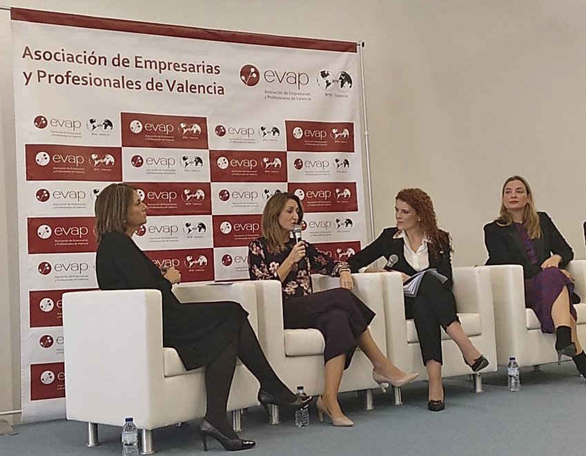 istobal_es's tweet photo. Hoy hablamos de nuestra gran apuesta por la #innovación y el #talentojoven en la Mesa Redonda #MujeresInspiradoras de @evap_bpw con @GraciaBurdeos de @SPB_Spain, Pepa Torres de #Walkerpack y #LeonorSáiz de #GrupoMartinez. Modera @DeltellDiaz. Todo un placer!! https://t.co/PFx1Agu9Rr