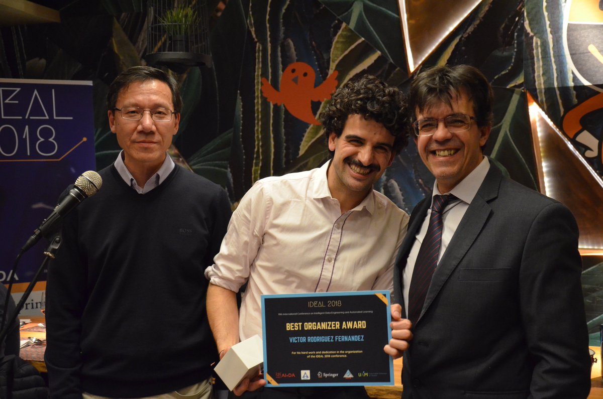IDEAL2018Madrid's tweet photo. Finally, Víctor Rodríguez-Fernández received the Best Organizer Award. Congratulations! https://t.co/5UtBoAMoTL