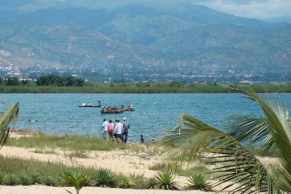 FrumenceBoroto's tweet photo. #Moba, anciennement #Baudouinville ou Boudewijnstad, est un territoire et une ville de la province du #Tanganyika en République démocratique du #Congo (#RDC). Moba possède un aéroport et une plage magnifique.
https://t.co/rpfD3dGpZb
#VisitDRC #VisitezRDC https://t.co/rJlYgogCFi