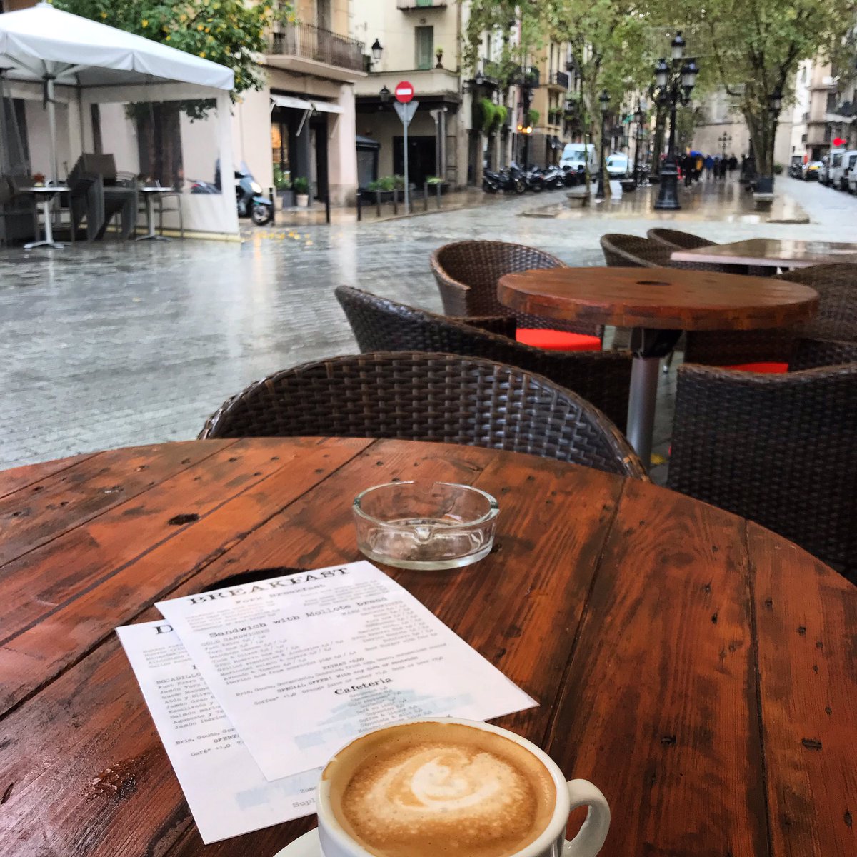heart_bcn's tweet photo. “Rainy Friday” more like... the rain if definitely becoming a bit of a bore now!! https://t.co/lyKXkyMLmR