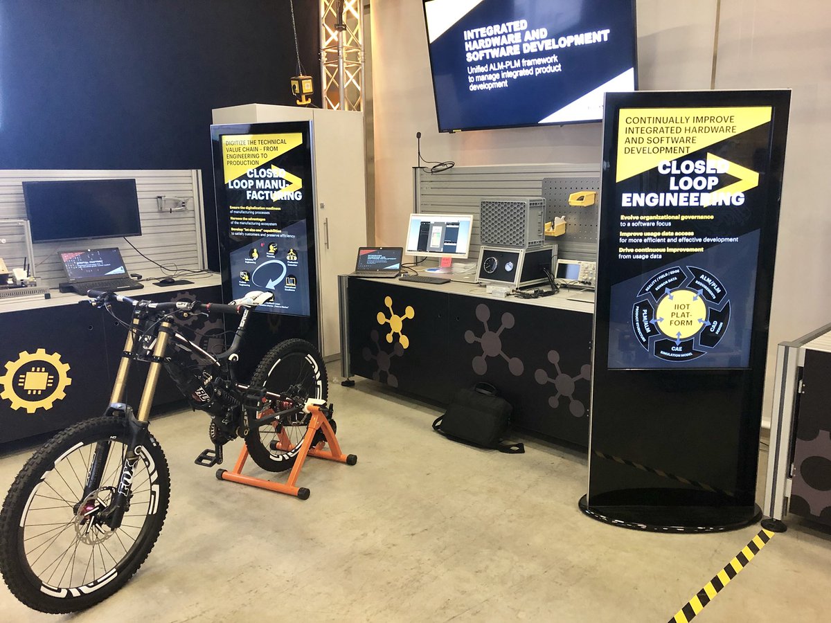 PTC_DACH's tweet photo. Wir sind heute auf Entdeckertour im Industrial IoT Innovation Center in Garching von @AccentureDACH, um spannende Projekte für 2019 zu besprechen! Hier gibt es bspw. unsere Smart Connected Bike Demo zu bestaunen & zum aktiv ausprobieren🚴🏼♀️ #IoT #connectivity #closedloopengineering https://t.co/HiZnAaaGb5