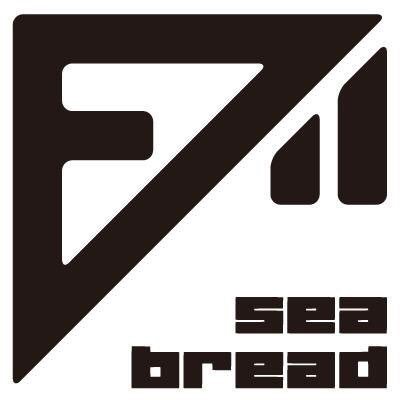seabread_jp's tweet photo. 今日でシーブレッド初ライブから3年が経ちました。勤労感謝の日なので覚えやすいです。最近全く動きが無さげな我々ですが、来年何かが起こりそうな気配があったりはします。ので、忘れないでいてくれたら嬉しいです。これからもシーブレッドをよろしくお願いします！ https://t.co/jezKG7HqUQ