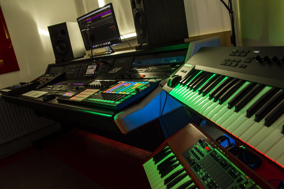 NoiseAcademyuk's tweet photo. RT NI_News: #Manchester ๐ Love music production? Donโt miss this opportunity to test out our latest hardware releases at semmanchester. Get your free ticket for a Native Meetup this December: https://t.co/hPYUUEnERi #NativeMeetup #MusicProduction #Worksโฆ https://t.co/6EHM4zqbu0