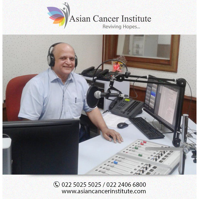 AsianCancerInst's tweet photo. Glimpses of the LIVE discussion Dr. Ramakant Deshpande from #AsianCancerInstitute had with RJ Roshani at FM Rainbow 107.1Mhz https://t.co/z23dGqYH8u