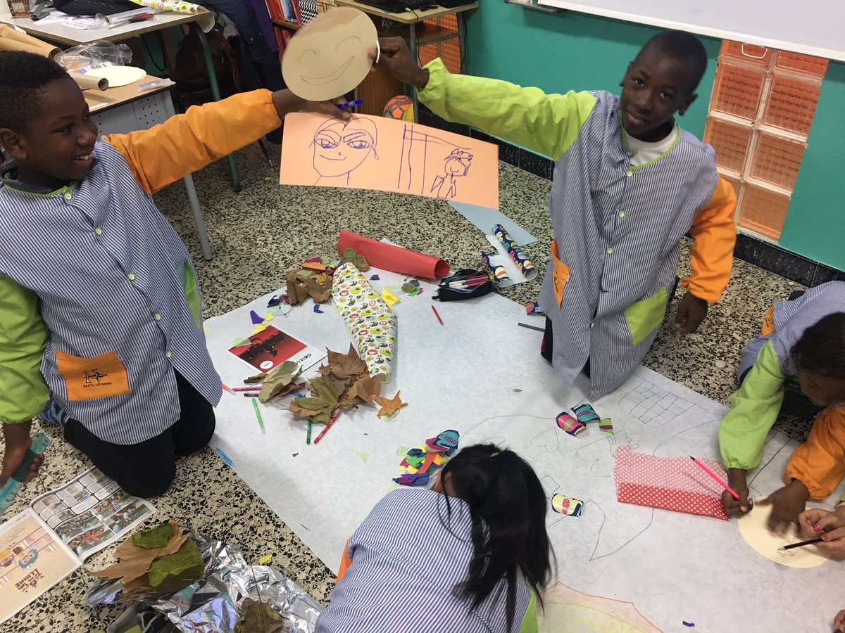 dominiquesVIC's tweet photo. A 3r treballem la il.lusió creant la ciutat dels nostres somnis dins el projecte #Sentx100 amb la @laiaros2 https://t.co/cHX66pApcl