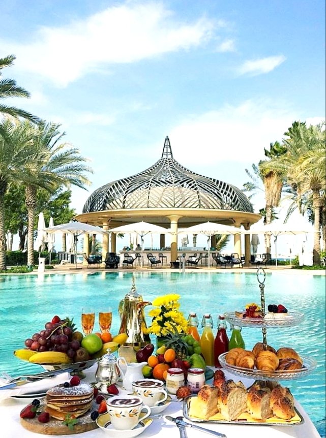 Good morning Dubai - wonderful to be back and so looking forward to the F1 Grand Prix weekend in Abu Dhabi. #UAE #RoyalMirage #F1