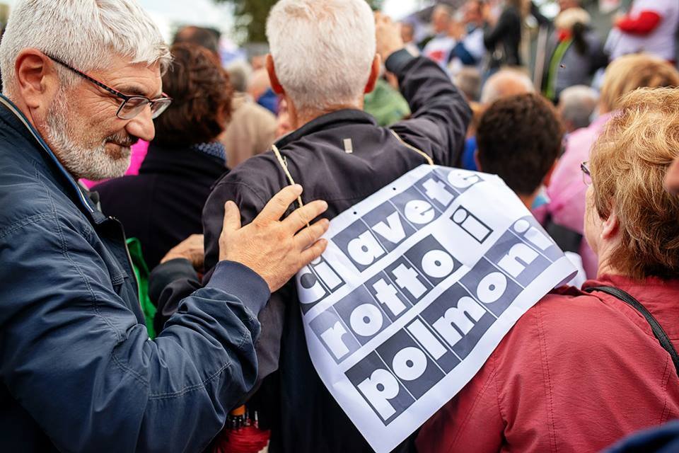 ComeUnaCitta's tweet photo. Oggi h16.00 appuntamento in #PiazzadelCampidoglio. @giocaudo presidente del #TerzoMunicipio incontrerà i giornalisti per denunciare la gravità della situazione #rifiuti #TMBSalario: “La relazione depositata dall’#ARPA conferma la pesantezza di una situazione non più sostenibile” https://t.co/lqc6TpNm4X