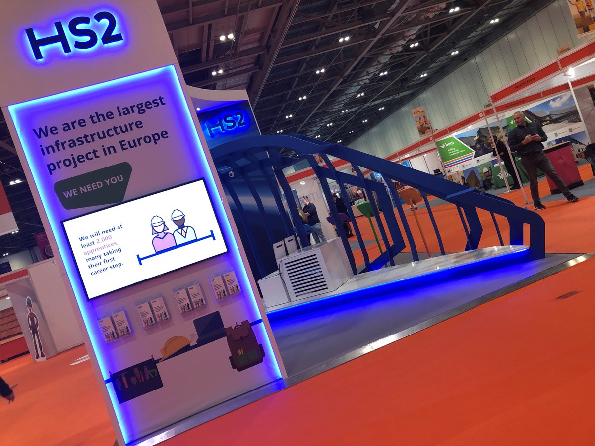 BrayLeinoEvents's tweet photo. Good morning from @SkillsLondon - the UK's largest skills and careers event. Great to be here with HS2! #hs2futureyou https://t.co/i0YGriibJO