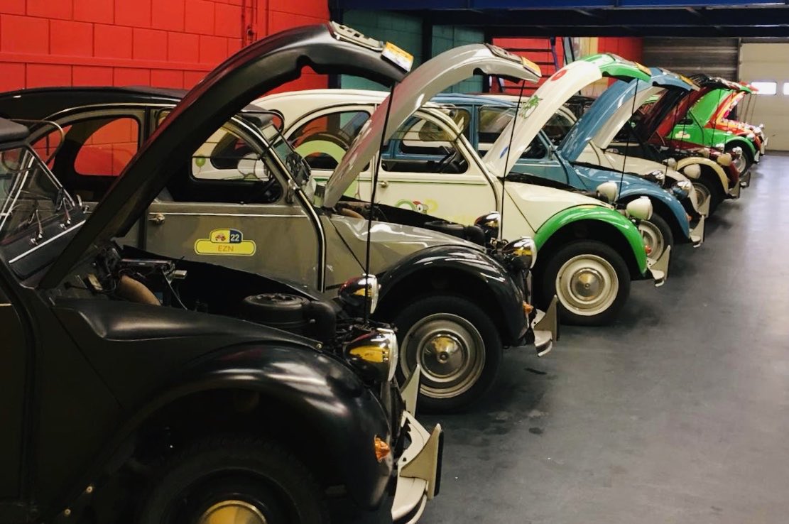 #Eendjes winterklaar voor #Eendenrally als #bedrijfsuitje. #2cv ducktrail.nl/bedrijfsuitjes…