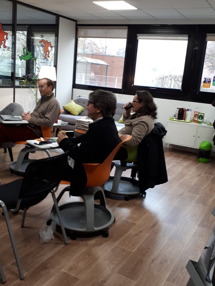 AstridLse's tweet photo. Ce matin rdv à la @cciessonne pour apprendre à gérer sa #e-reputation.

@NumeriqueCci91

#numérique #reseausociaux #reputation #web https://t.co/5nzNuxXAa6