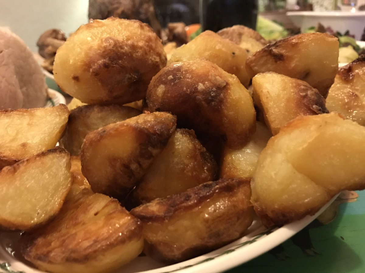 CroftTearoomCIC's tweet photo. JOIN US NEXT SUNDAY THE 2nd OF DECEMBER FOR OUR LAST SUNDAY ROAST OF THE YEAR 🍖

CHRISTMAS THEME ALL THE TRADITIONAL 🎄TRIMMINGS  SOME LITTLE EXTRAS TO BOOT 🎅🏻

3 courses for £18 
2 courses for £15 

12-4pm 
call to book now 
07595833734 
Or email
Us at tea@crofttearoom.co.uk https://t.co/VssGuVLT8C