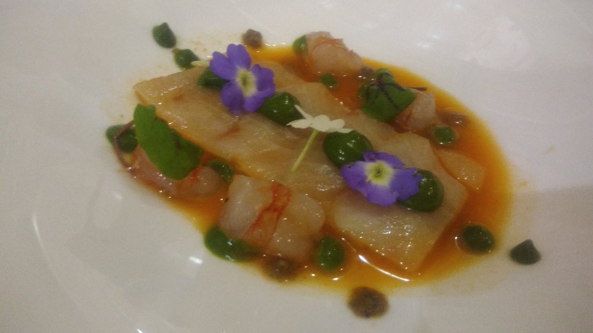 JesusSalinasB's tweet photo. Estupendo el #showcookin de ayer realizado con productos de la huerta de la #VegaBaja por el chef dos estrellas Michelín @pabloglacabana del Restaurante #CabañaBuenavista en el @SyAOrihuela.
#SYAOrihuela 2018. https://t.co/RmN4dIofOg