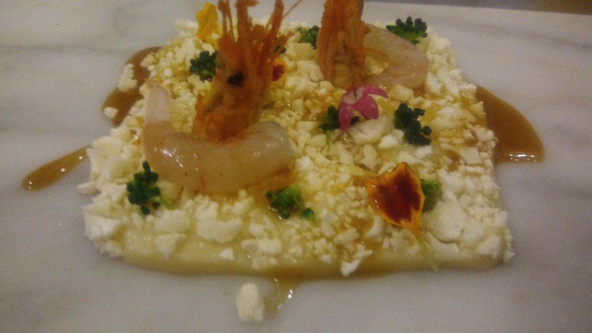 JesusSalinasB's tweet photo. Estupendo el #showcookin de ayer realizado con productos de la huerta de la #VegaBaja por el chef dos estrellas Michelín @pabloglacabana del Restaurante #CabañaBuenavista en el @SyAOrihuela.
#SYAOrihuela 2018. https://t.co/RmN4dIofOg