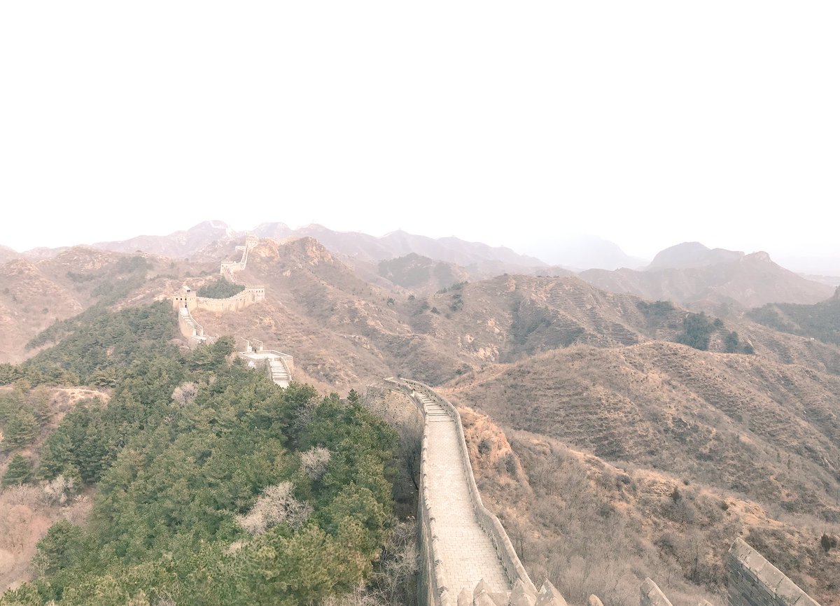 moon_dog55's tweet photo. @AsiaDesk Our Thanksgiving dinner consisted of a Cass beer and nasty chicken and rice on the flight to Beijing. On the good side, we walked 7km of the Jinshanling section of the Great Wall today. Hugs and kisses to all from both. https://t.co/IvI1LfJf9T