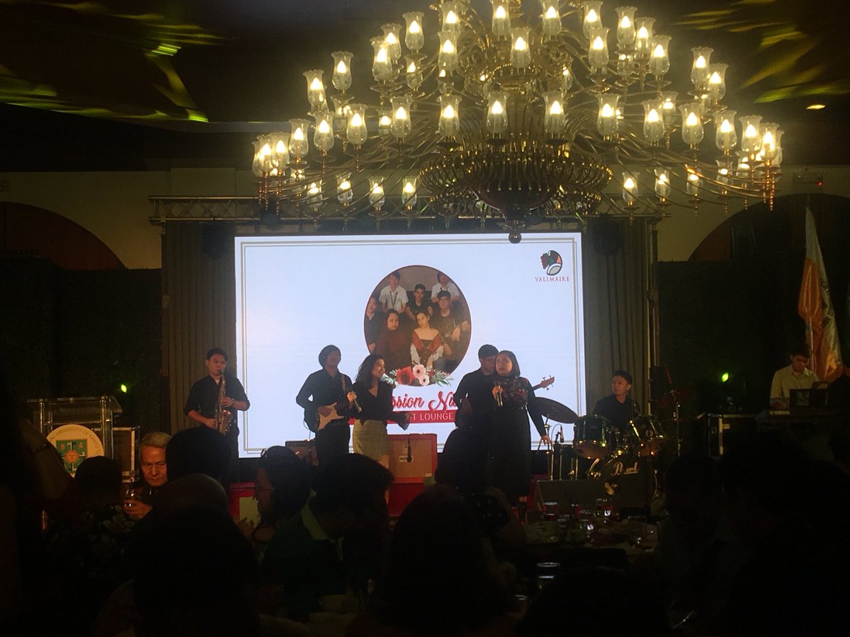 TOMCATust's tweet photo. Start of the second part of our program, we have Night Lounge as our  third performer for tonight.

#VALIMAIRE
#HarvestingSoon https://t.co/wxo6INbK2N