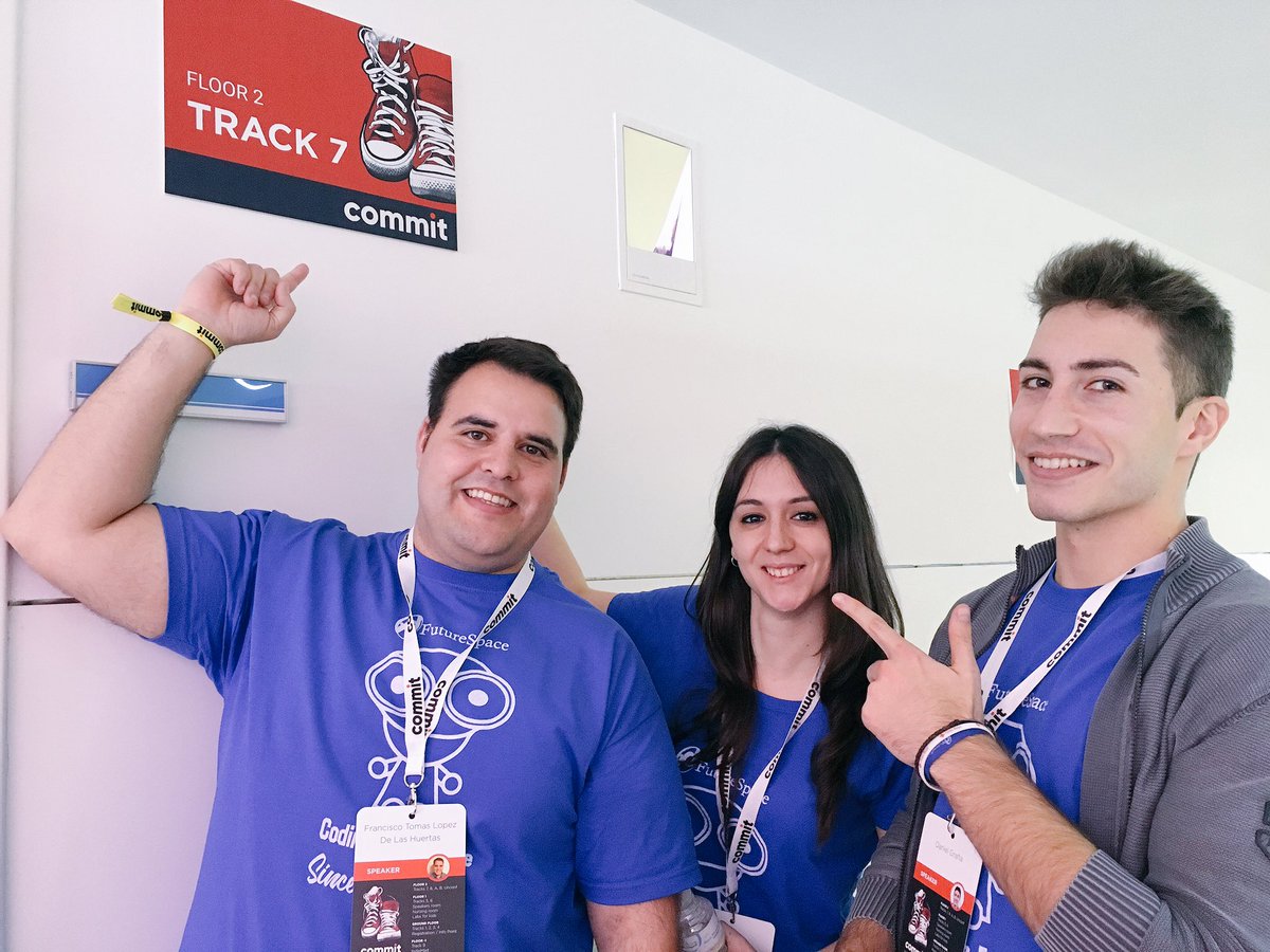 FutureSpaceES's tweet photo. Recuerda que tienes una cita en track7! #SmartGraph analítica reactiva de Grafo a gran escala! Ya tenemos a nuestros chicos preparados! @henarmdominguez @ftlopezhuertas #DanielGraña #comfuture #commitconf2018 https://t.co/4dOUjz48es