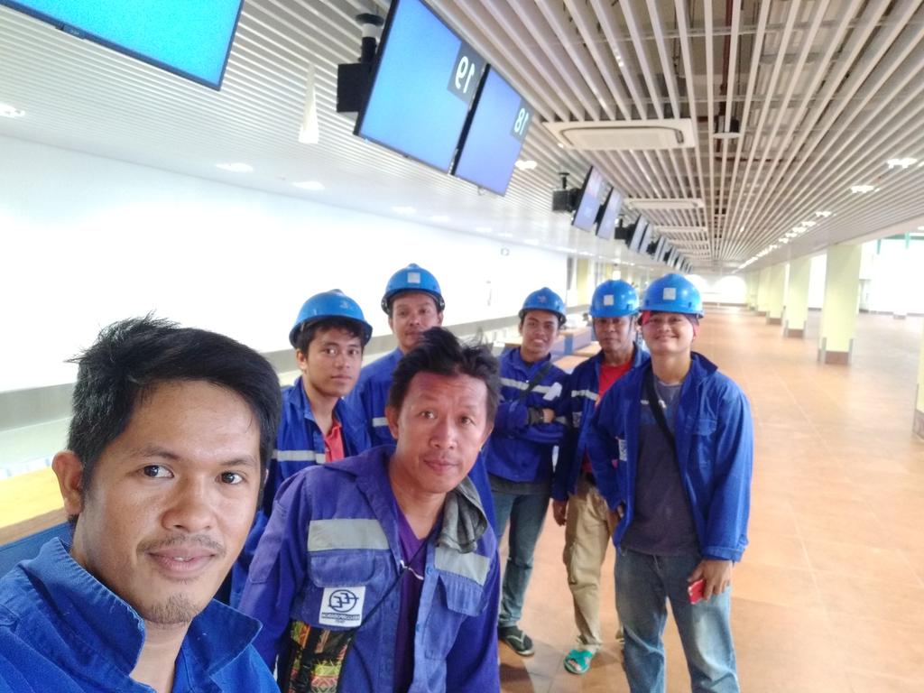 OcularesC's tweet photo. almost done ..... panglao international airport https://t.co/r83qff8BOI