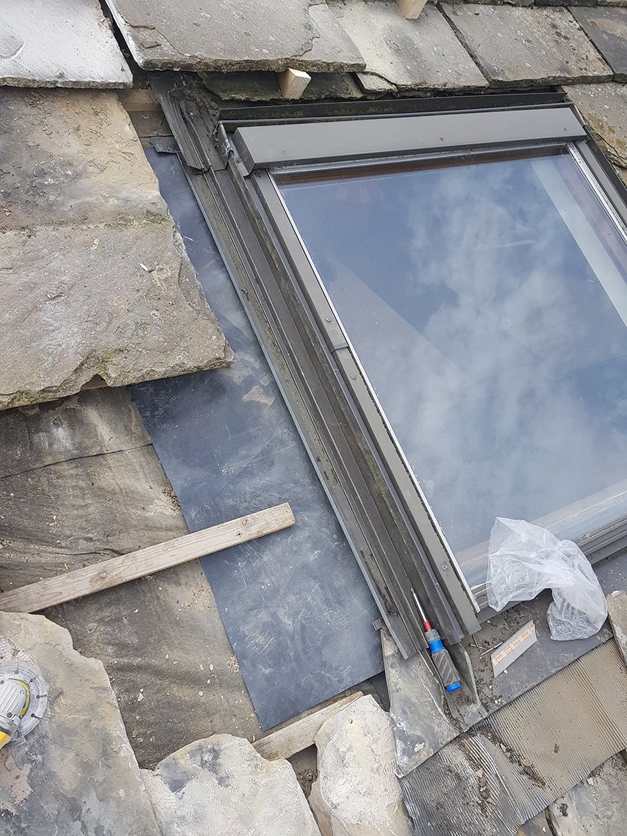 UKRestoration's tweet photo. Our #roofing team has been busy making some much needed #repairs to this roof in #Burnley, just in time for the wet & cold winter months. Do you need roof repairs? Get in touch now
#ukrestorationservices #restorationcontractor #restorationlife #builder #roofrepairs #lancashire https://t.co/TFqb3qCGUH