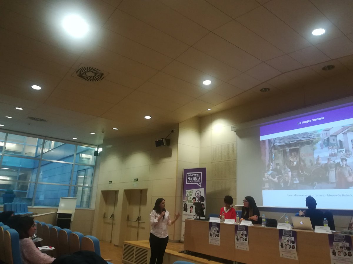 NFeminista's tweet photo. La investigadora Inés del Castillo cuestiona el relato histórico sobre la vida de las #Mujeres en la etapa del Alto Imperio romano #NoviembreFeminista2018 @unicomplutense @FilologiaUCM #Feminismo https://t.co/qvP64rvMJN