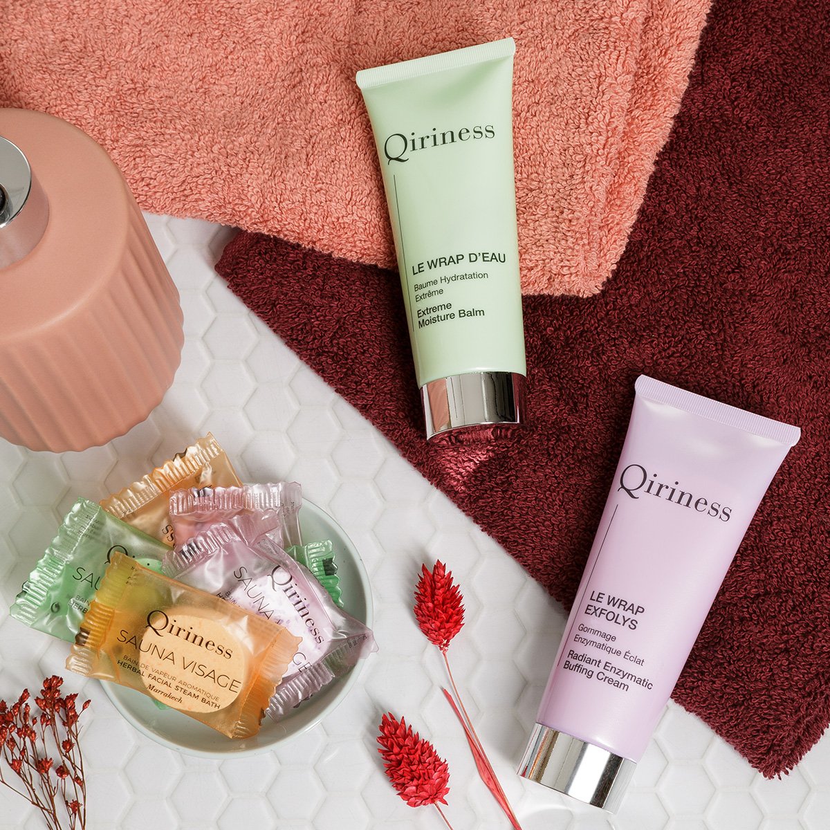 BirchboxFR's tweet photo. ✨ CONCOURS ✨
Tentez vite de remporter ce superbe lot de produits @Qiriness_France pour un moment cocooning et relaxant 💁 Pour participer, rendez-vous sur notre Instagram 👉 https://t.co/kGJcWpXaNw
#birchboxfr #concours #qiriness #lucky #skin #skincare https://t.co/JkexzWWdgN
