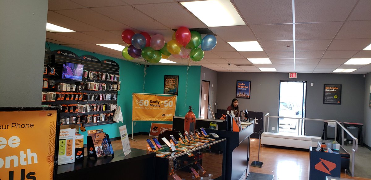gusito714's tweet image. We are ready and open for bussines #orangefriday #boostnation #boostmobile @noreen_vip @Alicia_SPG @DaveBerginVIP @CGuzmanVIP