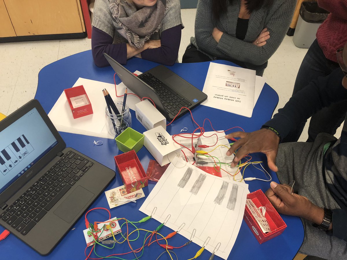 TechnoPedON's tweet photo. La journée pédagogique à #SJO ce matin,on a fait le tour de tout! du EAV à la robotique/codage!🙌🏽#EnseignantsEngagés #PartageDidéesEtDeRessources Grand merci à @RichacRichard @SLBS56 
@TechnoPedaGo @technoenclasse @DenisVigeant https://t.co/lczEVFSWOg