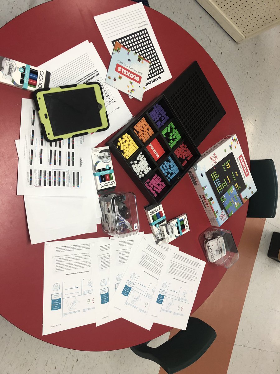 TechnoPedON's tweet photo. La journée pédagogique à #SJO ce matin,on a fait le tour de tout! du EAV à la robotique/codage!🙌🏽#EnseignantsEngagés #PartageDidéesEtDeRessources Grand merci à @RichacRichard @SLBS56 
@TechnoPedaGo @technoenclasse @DenisVigeant https://t.co/lczEVFSWOg