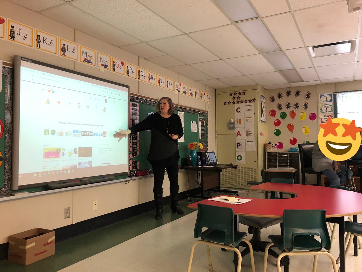TechnoPedON's tweet photo. La journée pédagogique à #SJO ce matin,on a fait le tour de tout! du EAV à la robotique/codage!🙌🏽#EnseignantsEngagés #PartageDidéesEtDeRessources Grand merci à @RichacRichard @SLBS56 
@TechnoPedaGo @technoenclasse @DenisVigeant https://t.co/lczEVFSWOg