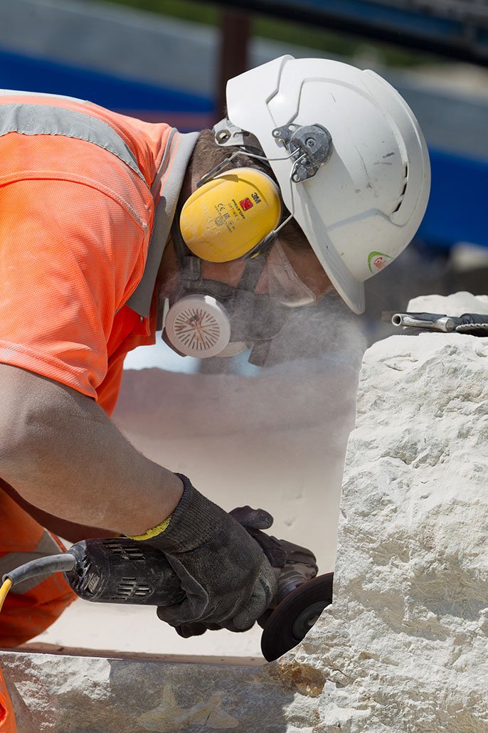 Gallagher_Team's tweet photo. Check out Gallagher's video on Kentish Ragstone and how it's made - from 
drilling and blasting to stone selection, primary sawing, secondary sawing, cropping, tumbling, quality control and packaging. https://t.co/tpSmYiT29n https://t.co/Fl2SYx1ZgZ
