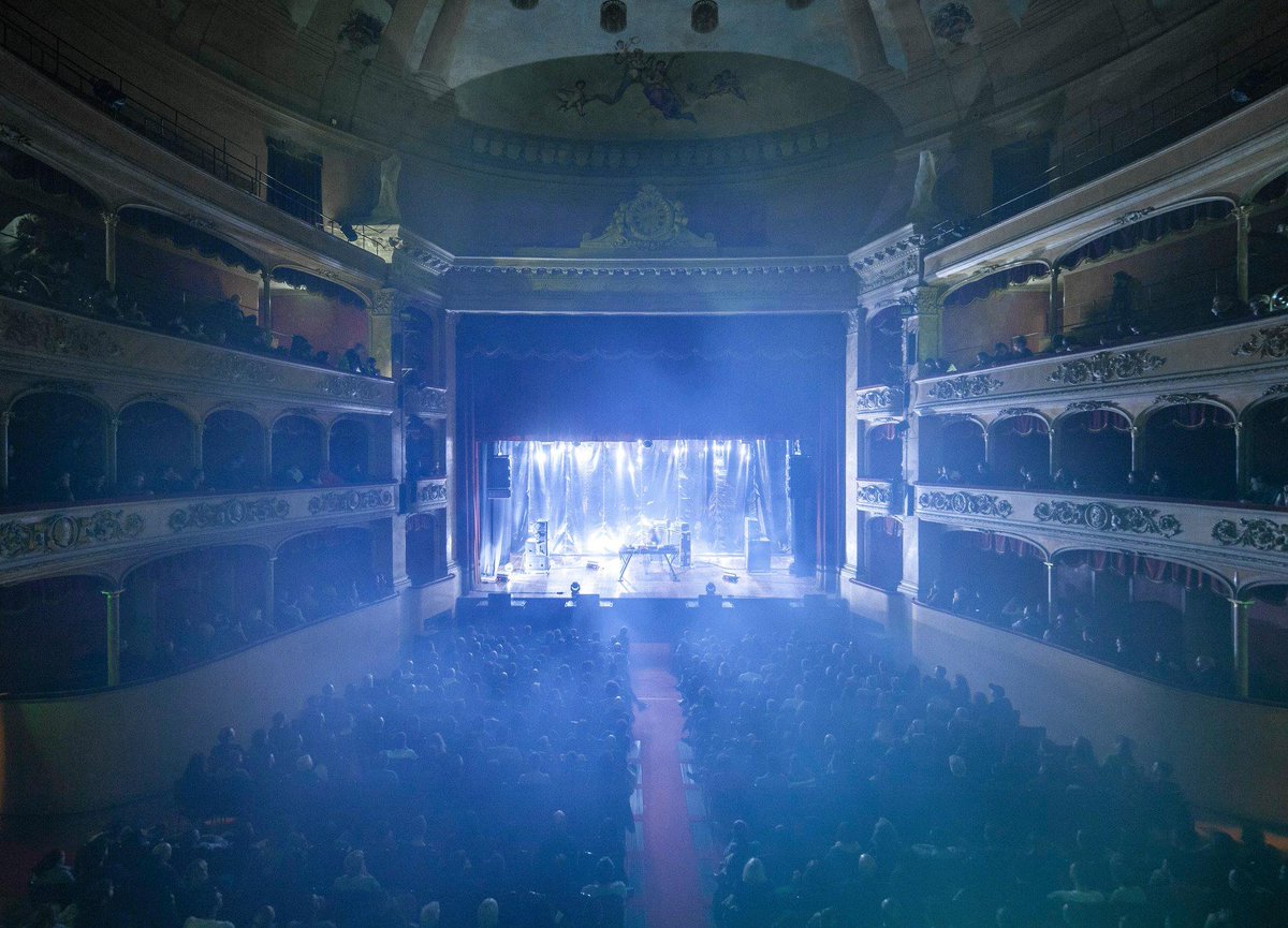 NODEfestival's tweet photo. Dopo quattro giorni di esplorazioni audiovisive, la nona edizione di NODE si è conclusa con il tutto esaurito per Ben Frost, MFO e S20 Hiroaki Umeda. Grazie a tutti gli artisti e al nostro pubblico per aver reso questa edizione indimenticabile 🙏 #node2018 https://t.co/qUUHoIZ45v